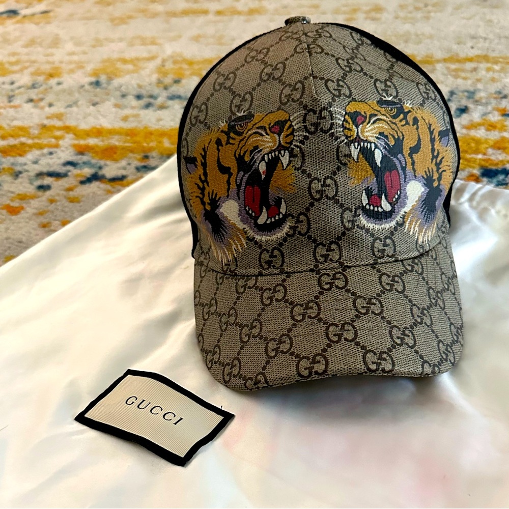 AUTHENTIC Gucci Tigers Print GG Supreme Baseball Hat (dust bag included) 10/10